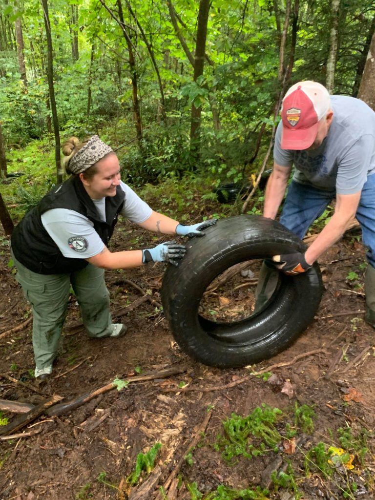 Buffalo Mountain volunteers